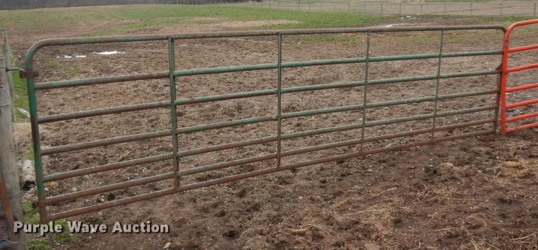 image for item IP9128 Approximately 25 livestock panels