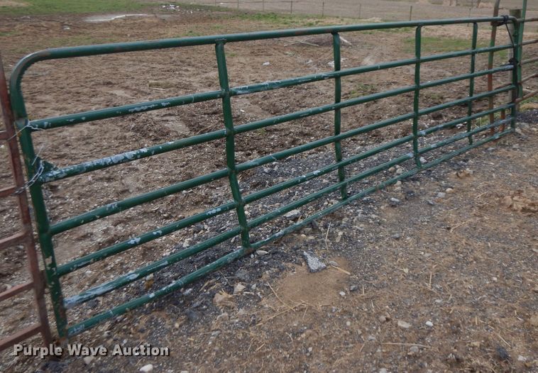 image for item IP9128 Approximately 25 livestock panels