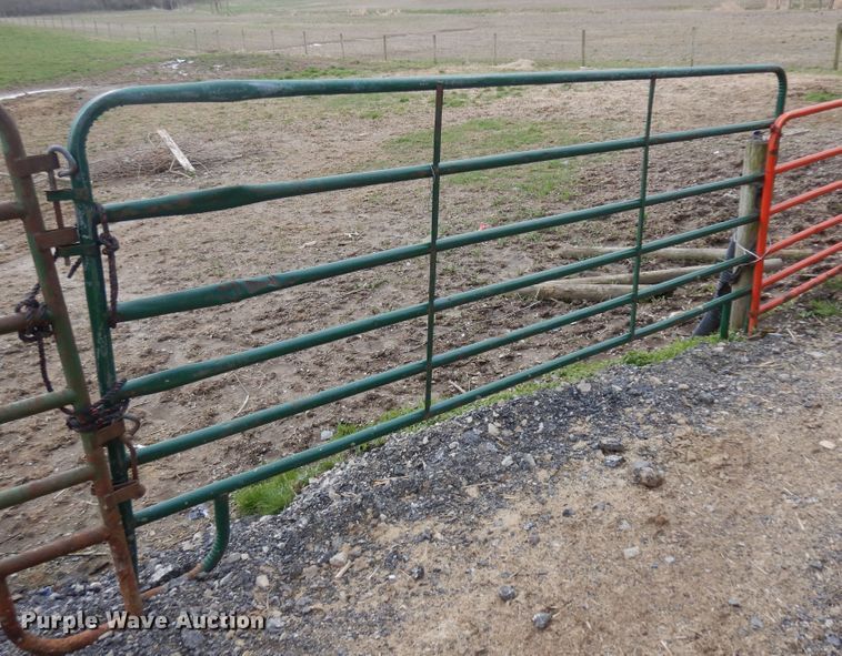 image for item IP9128 Approximately 25 livestock panels