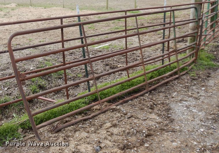 image for item IP9128 Approximately 25 livestock panels