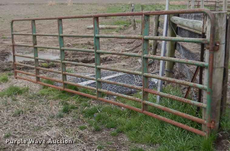 image for item IP9128 Approximately 25 livestock panels