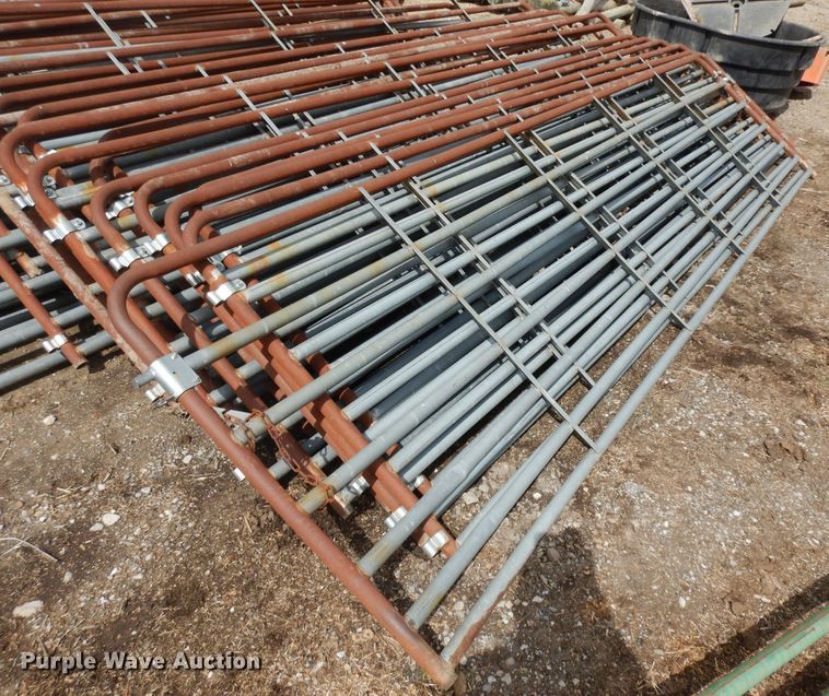 image for item IP9132 Approximately 13 livestock panels