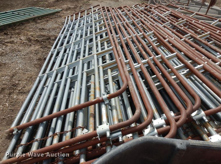 image for item IP9132 Approximately 13 livestock panels