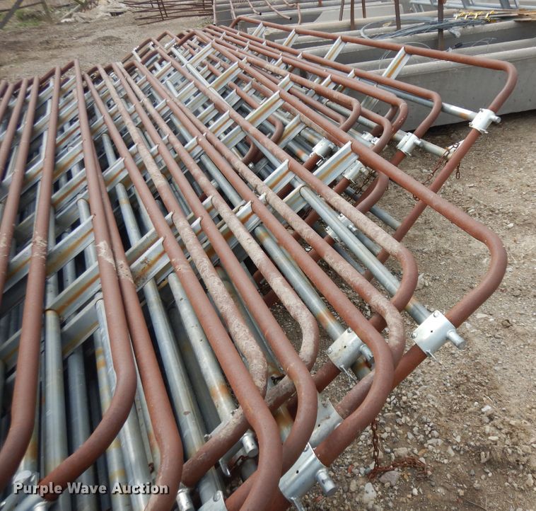 image for item IP9133 Approximately 14 livestock panels