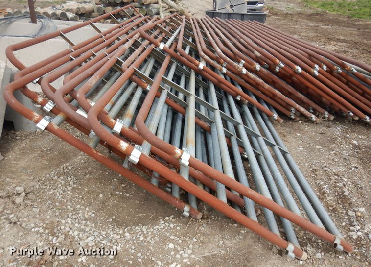 image for item IP9133 Approximately 14 livestock panels