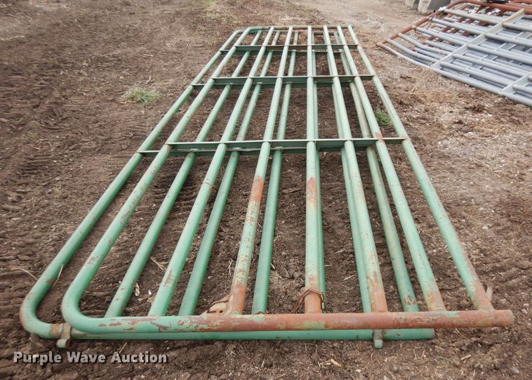 image for item IP9134 Approximately 8 livestock panels