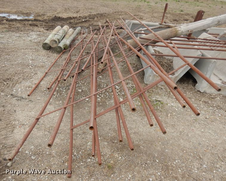 image for item IP9134 Approximately 8 livestock panels