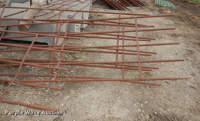 image for item IP9134 Approximately 8 livestock panels