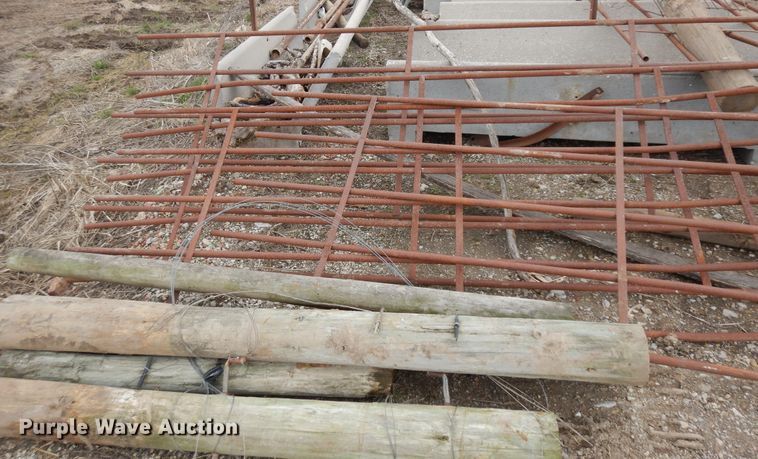 image for item IP9134 Approximately 8 livestock panels