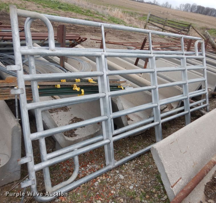 image for item IP9134 Approximately 8 livestock panels