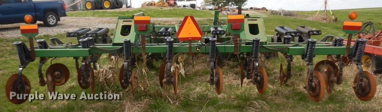 image for item IP9137 John Deere 2700  strip-till