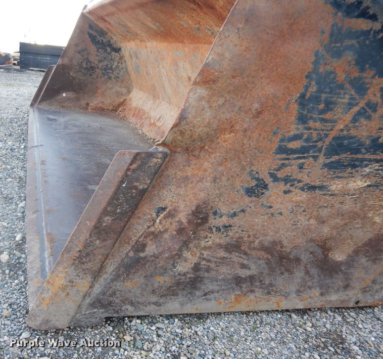 image for item IP9147 1996 New Holland 8360  MFWD tractor