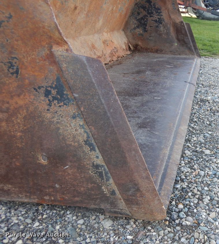 image for item IP9147 1996 New Holland 8360  MFWD tractor