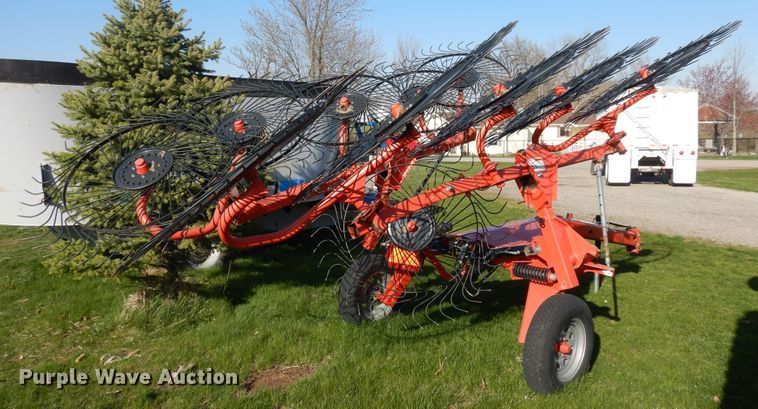 image for item IP9149 Kuhn SR110 GII hay rake