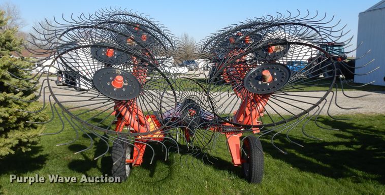 image for item IP9149 Kuhn SR110 GII hay rake