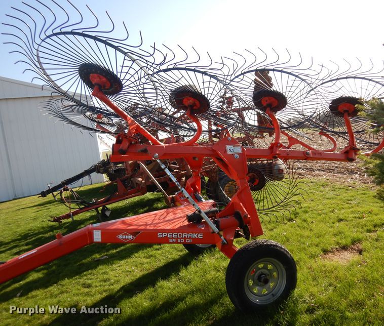 image for item IP9149 Kuhn SR110 GII hay rake