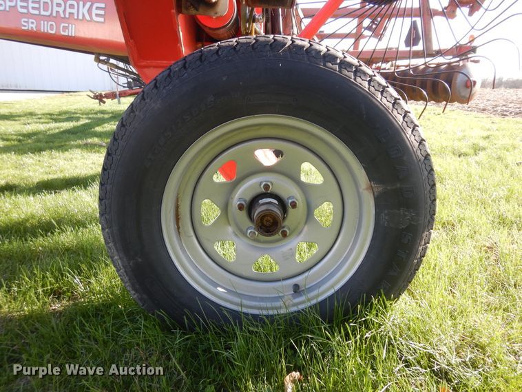 image for item IP9149 Kuhn SR110 GII hay rake