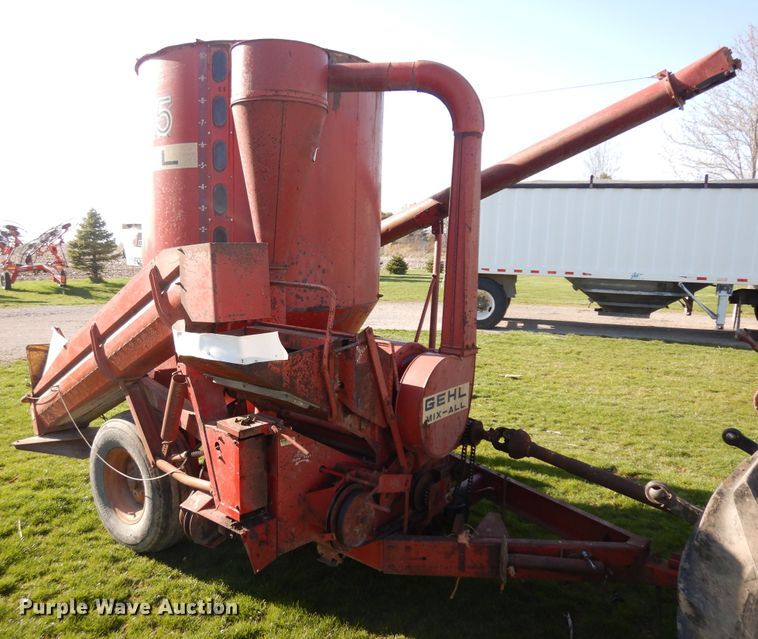 image for item IP9151 Gehl 95XD  feed mixer/grinder