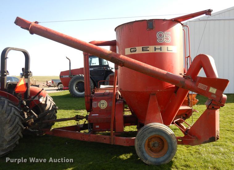 image for item IP9151 Gehl 95XD  feed mixer/grinder