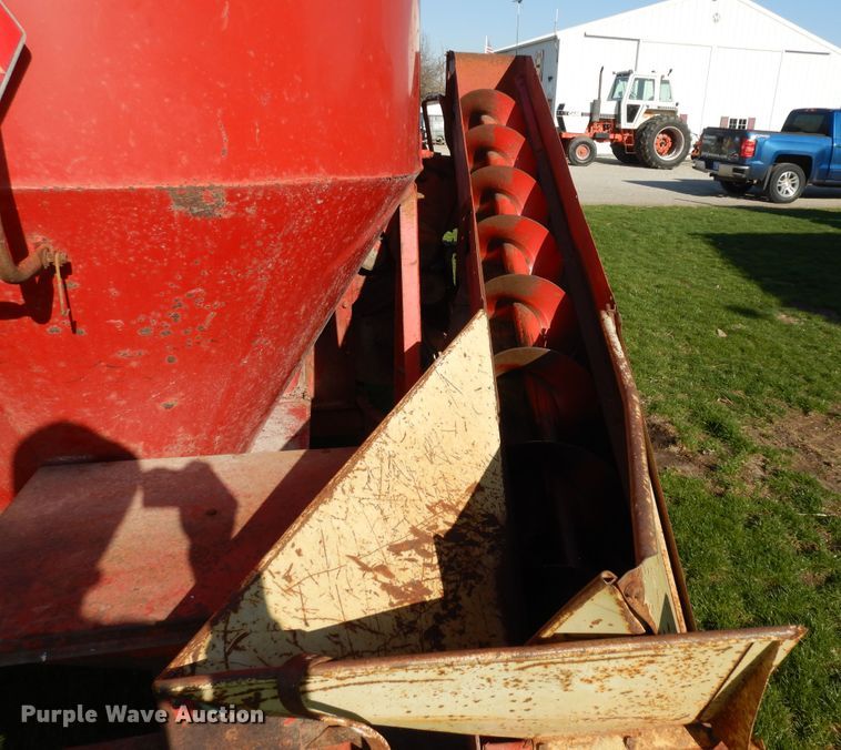 image for item IP9151 Gehl 95XD  feed mixer/grinder