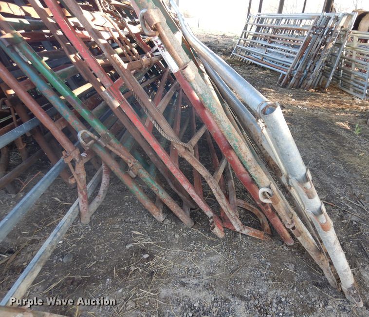 image for item IP9153 Approximately 24 livestock panels