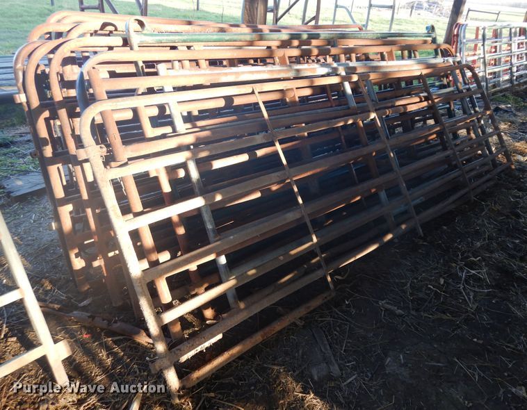 image for item IP9154 Approximately 16 livestock panels