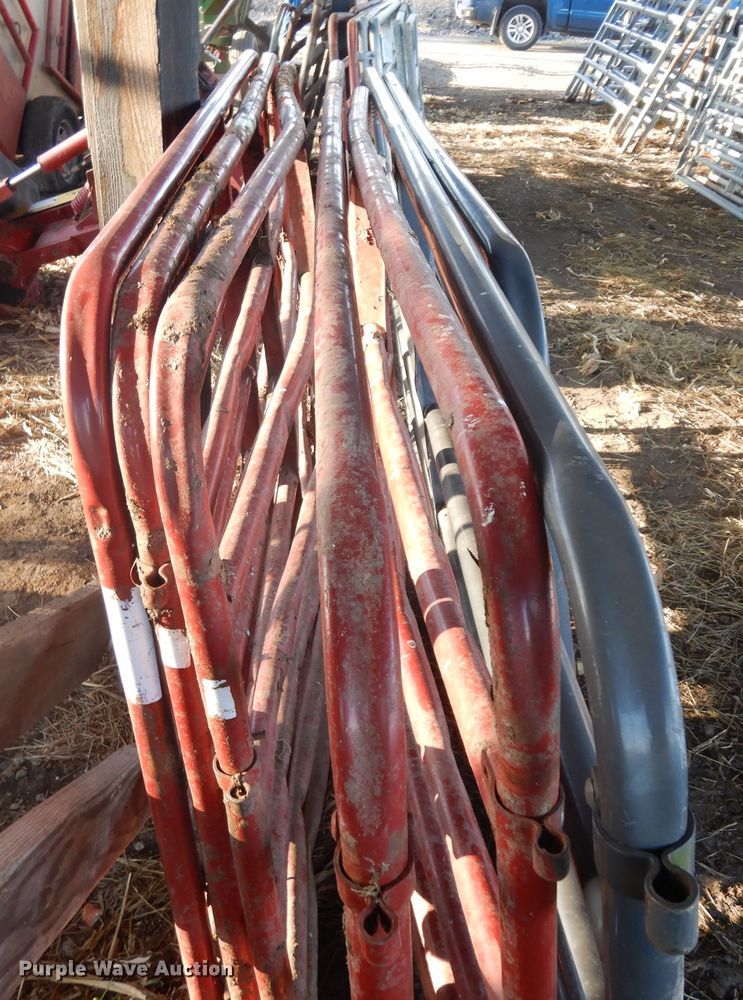 image for item IP9158 Approximately 13 livestock panels