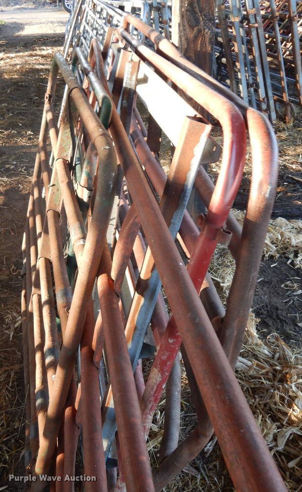 image for item IP9158 Approximately 13 livestock panels