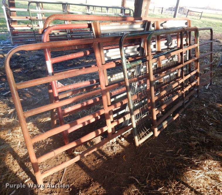 image for item IP9158 Approximately 13 livestock panels