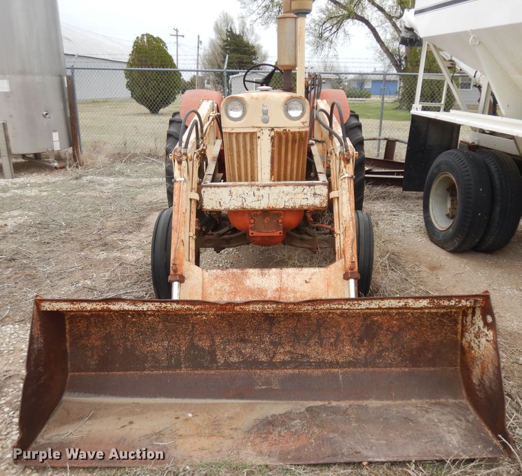 image for item IP9239 Case 830  tractor