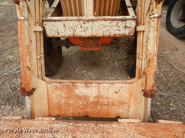 image for item IP9239 Case 830  tractor