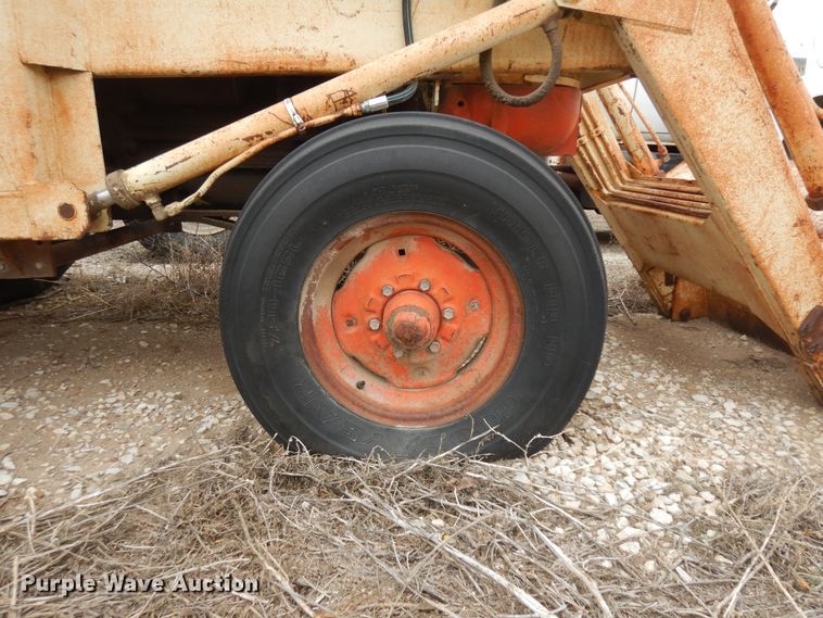 image for item IP9239 Case 830  tractor