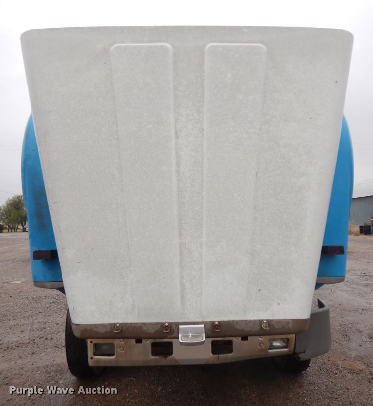 image for item IP9244 1990 International 9300  tank truck