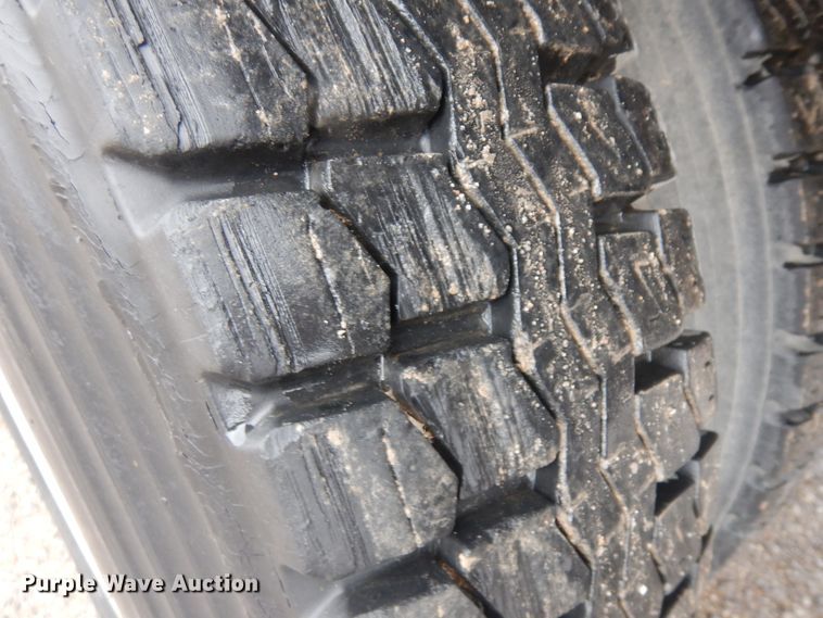 image for item IP9244 1990 International 9300  tank truck