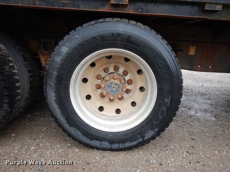 image for item IP9244 1990 International 9300  tank truck