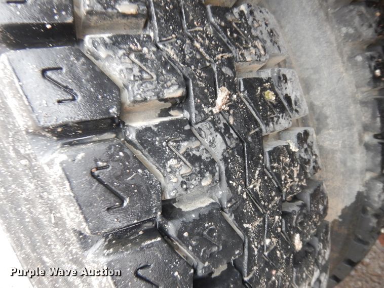 image for item IP9244 1990 International 9300  tank truck