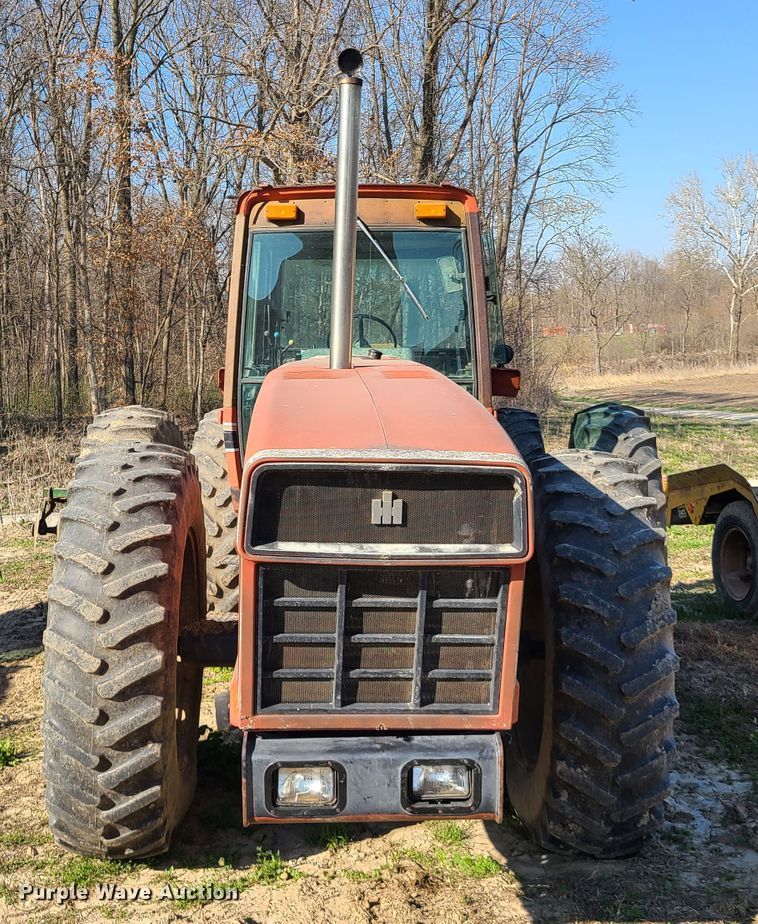 image for item IQ9123 International 6588  4WD tractor