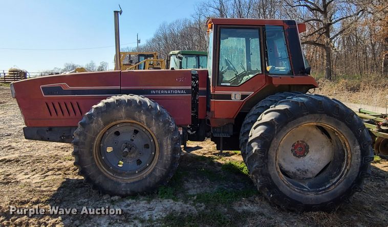 image for item IQ9123 International 6588  4WD tractor