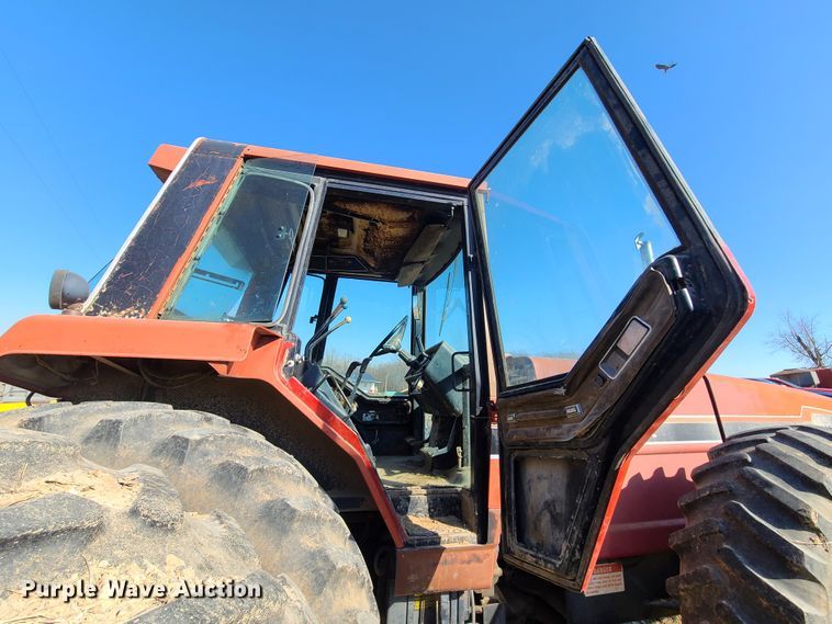 image for item IQ9123 International 6588  4WD tractor