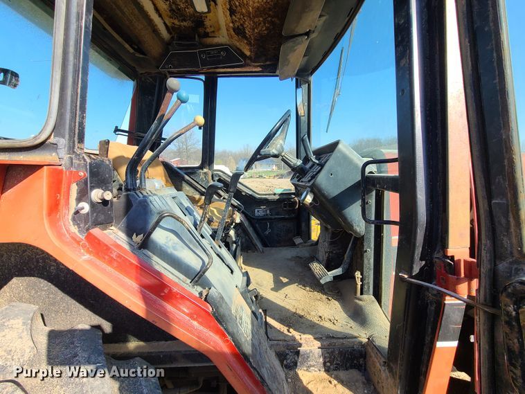 image for item IQ9123 International 6588  4WD tractor