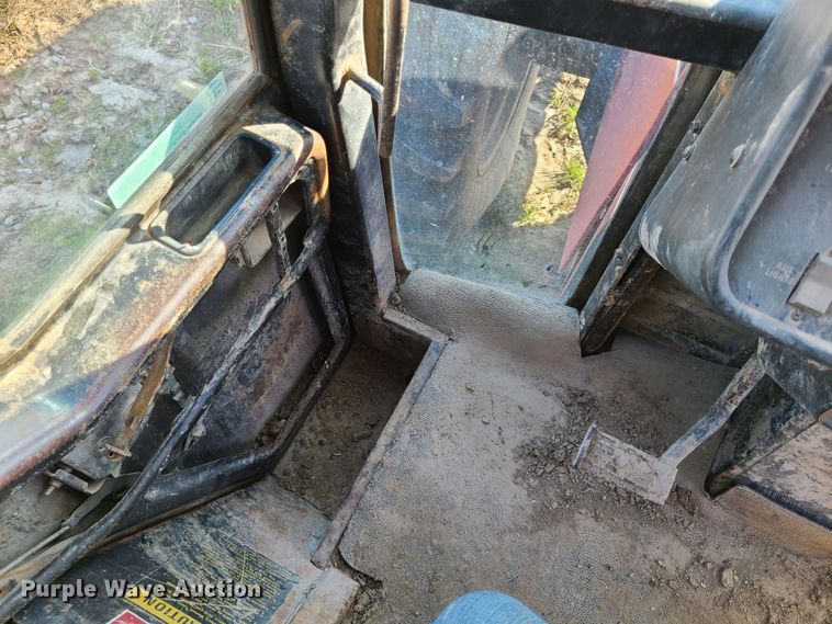 image for item IQ9123 International 6588  4WD tractor