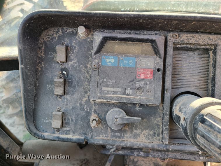 image for item IQ9123 International 6588  4WD tractor