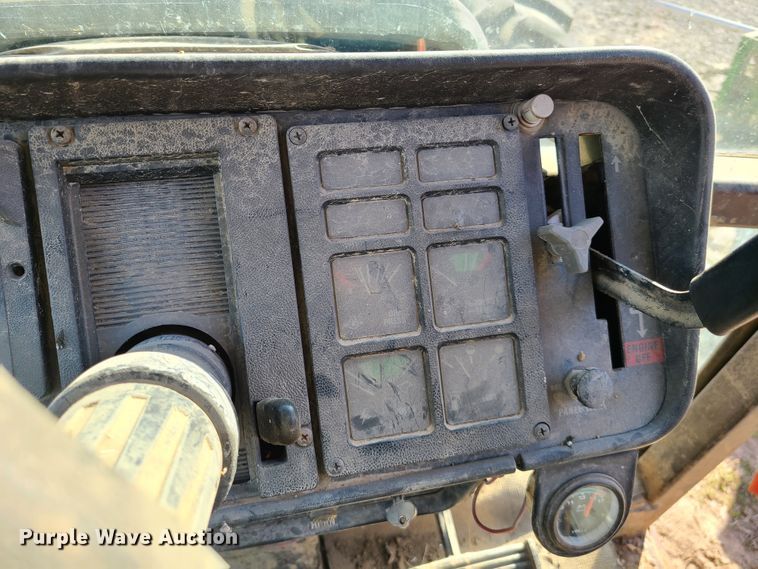 image for item IQ9123 International 6588  4WD tractor