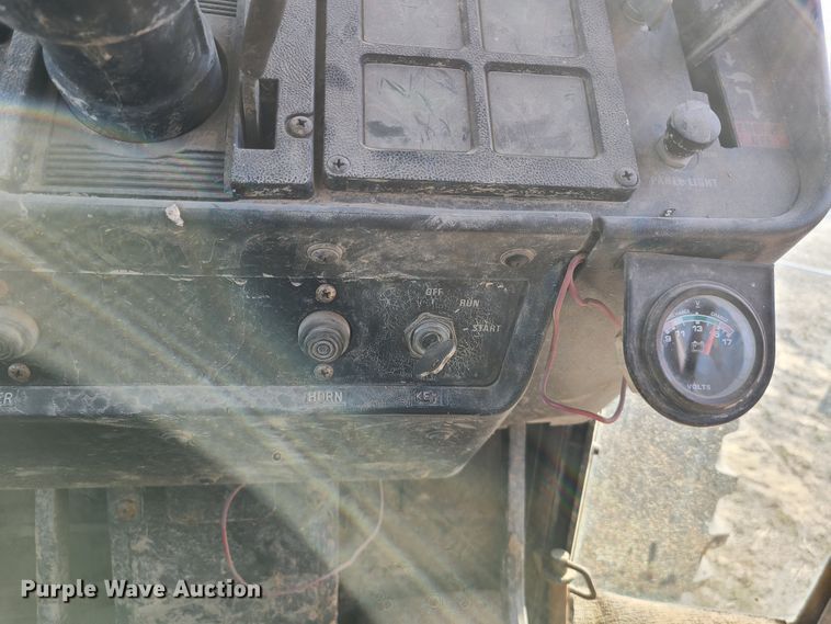 image for item IQ9123 International 6588  4WD tractor