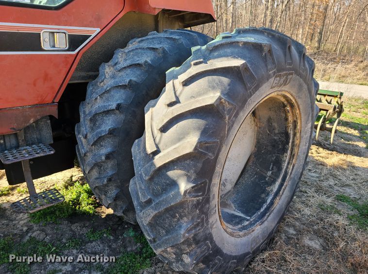 image for item IQ9123 International 6588  4WD tractor