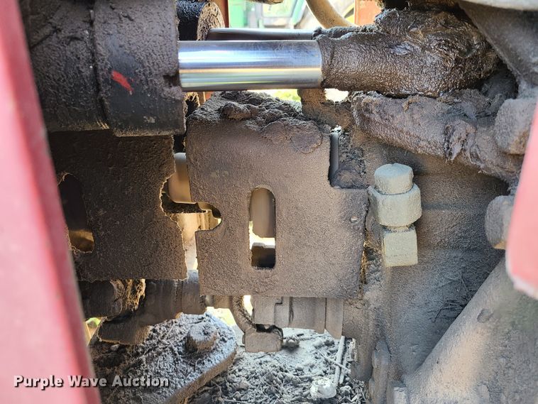 image for item IQ9123 International 6588  4WD tractor