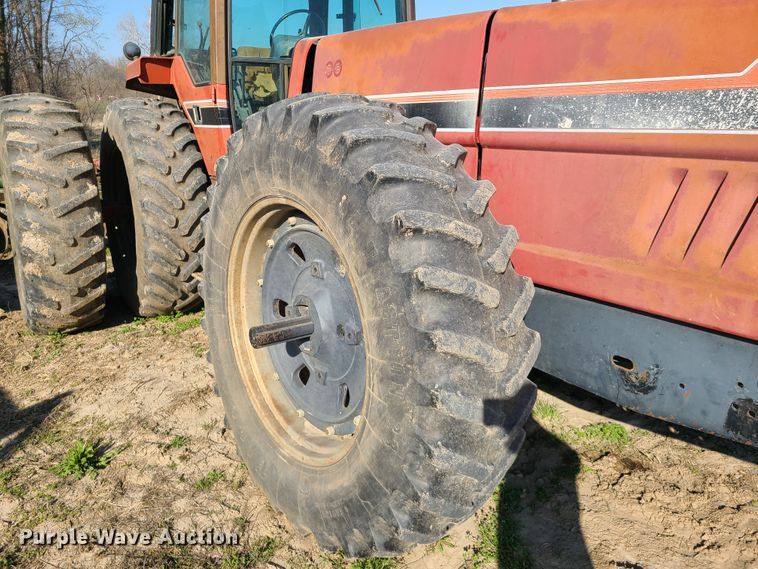 image for item IQ9123 International 6588  4WD tractor