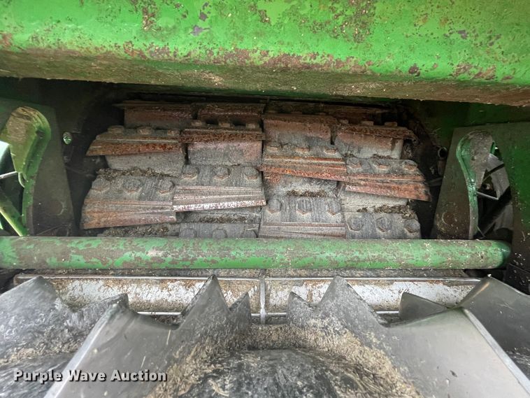 image for item IR9798 1994 John Deere 6810  forage harvester