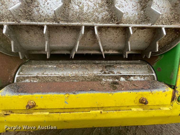 image for item IR9798 1994 John Deere 6810  forage harvester