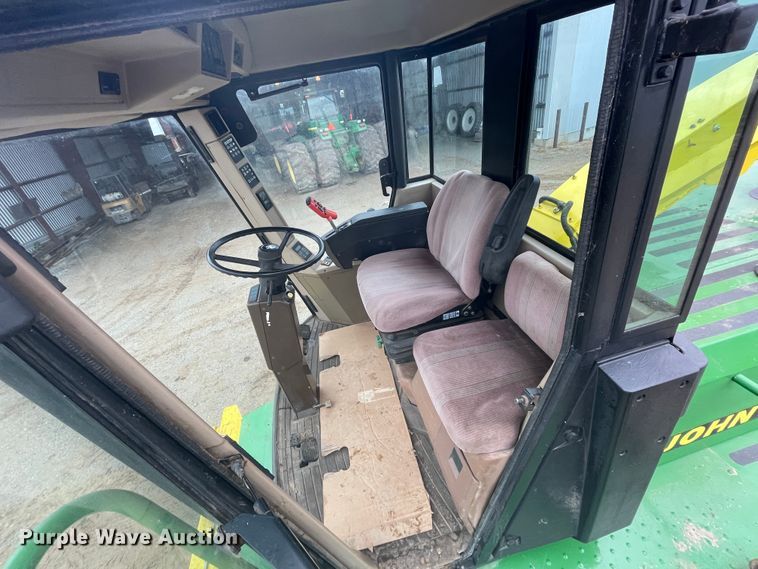 image for item IR9798 1994 John Deere 6810  forage harvester